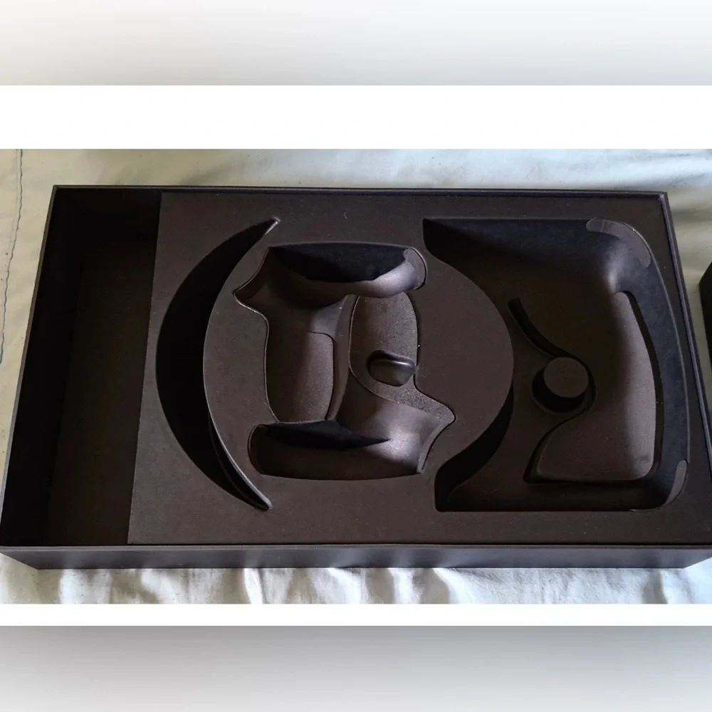 Meta Quest Oculus black Empty box only